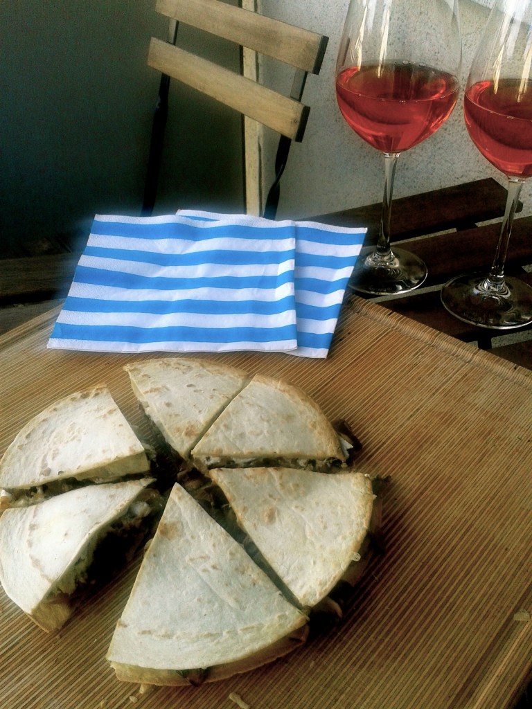 Summerafternoon on the balcony with fresh vegetable quesadillas and fruity Rosé